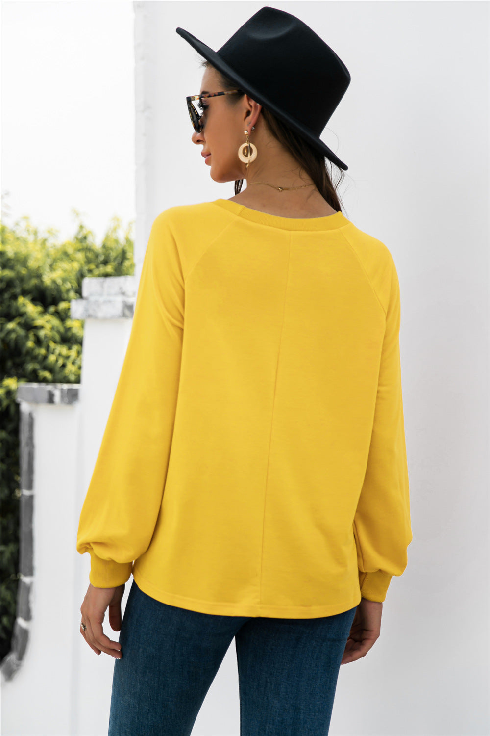 Round Neck Raglan Sleeve Sweatshirt